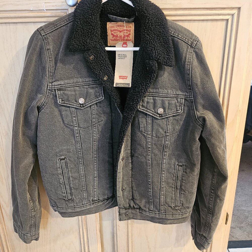 Levi's black denim jacket NWT size L